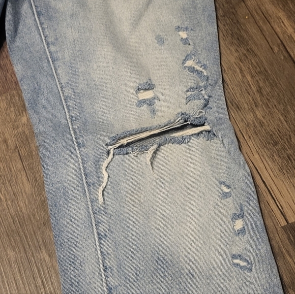 NWT BlankNYC The Madison Crop, lightwash, distressed ripped, straight leg, Sz 26 - Picture 9 of 12